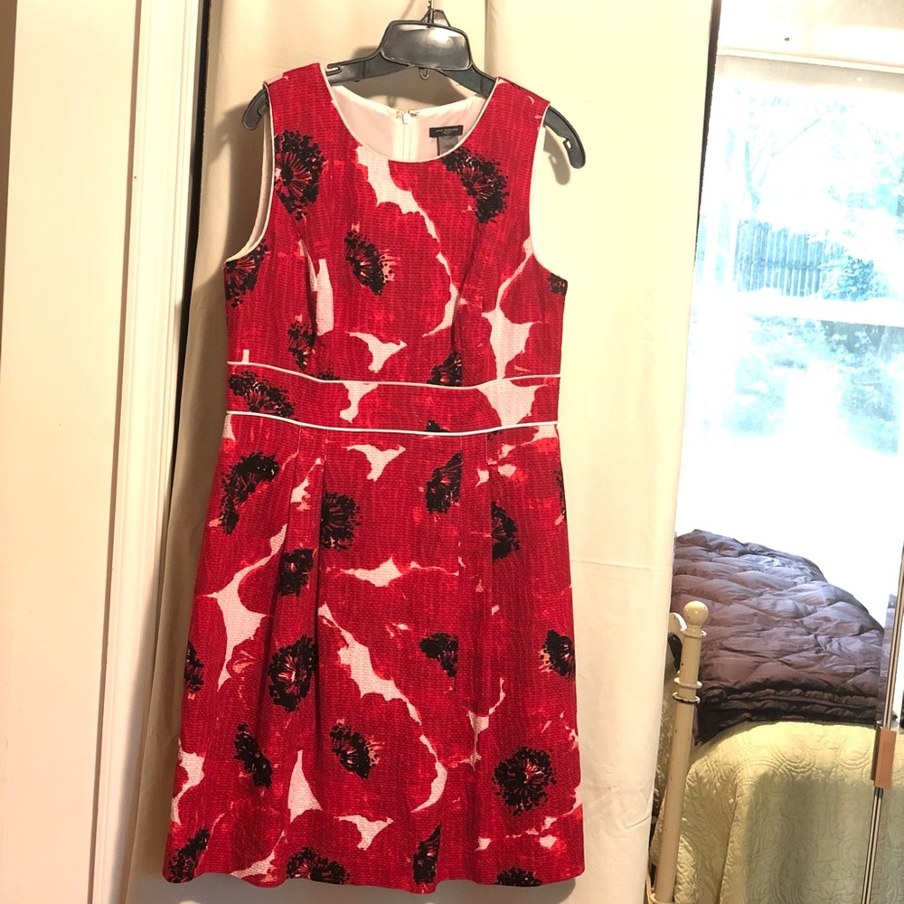 Ann Taylor sleeveless knee length dress